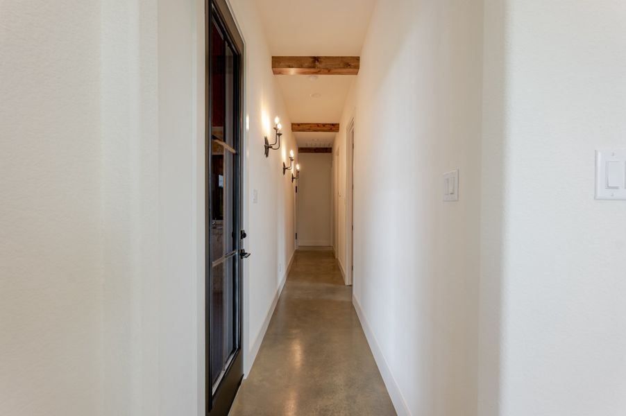 Spacious, unfurnished interior of a new home in Eagles Bluff, Weatherford (Image 37).