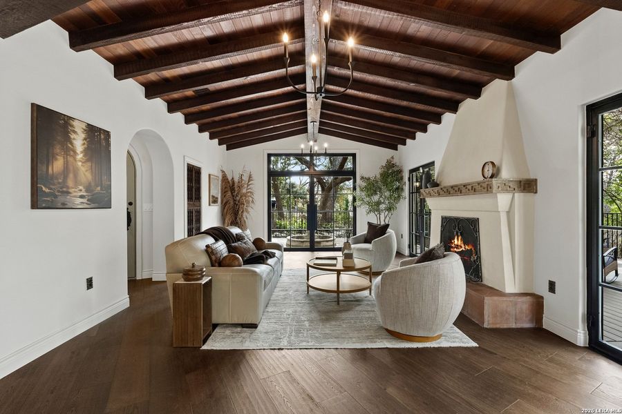 Community amenities in , San Antonio (Image 36).