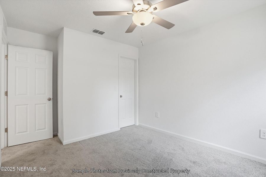 Spacious, unfurnished interior of a new home in , Green Cove Springs (Image 12).