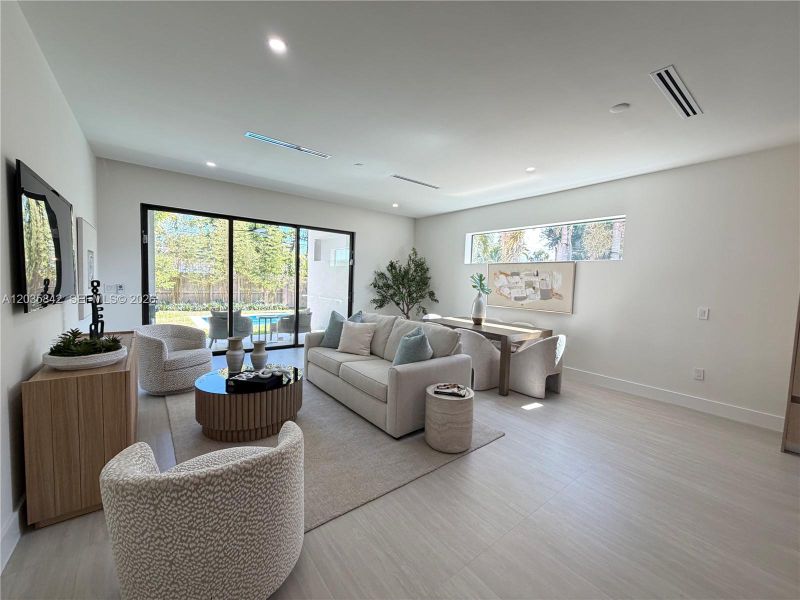Furnished interior view inside a new home in , Fort Lauderdale (Image 36). Furnished interior view inside a new home in , Fort Lauderdale (Image 36).