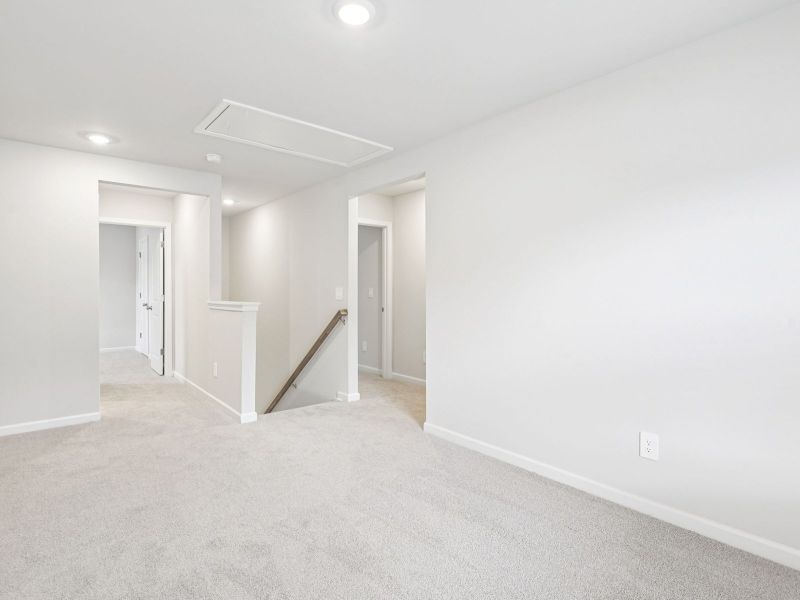 Spacious, unfurnished interior of a new home in Ivey Township, Dallas (Image 20).