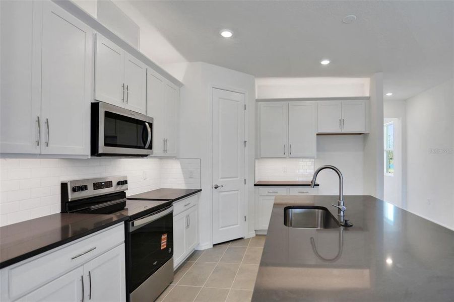 Furnished interior view inside a new home in Turnleaf, Punta Gorda (Image 7).