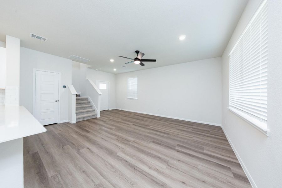 Spacious, unfurnished interior of a new home in Bammel Oaks, Houston (Image 20).
