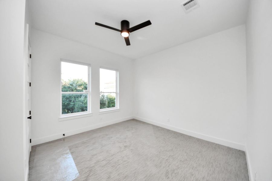 Spacious, unfurnished interior of a new home in , Houston (Image 29).