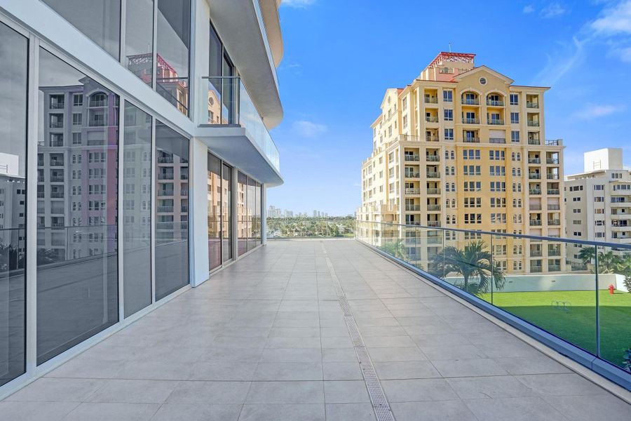Condo located in Fort Lauderdale, FL showcasing its design and architecture (Image 42). Condo located in Fort Lauderdale, FL showcasing its design and architecture (Image 42).