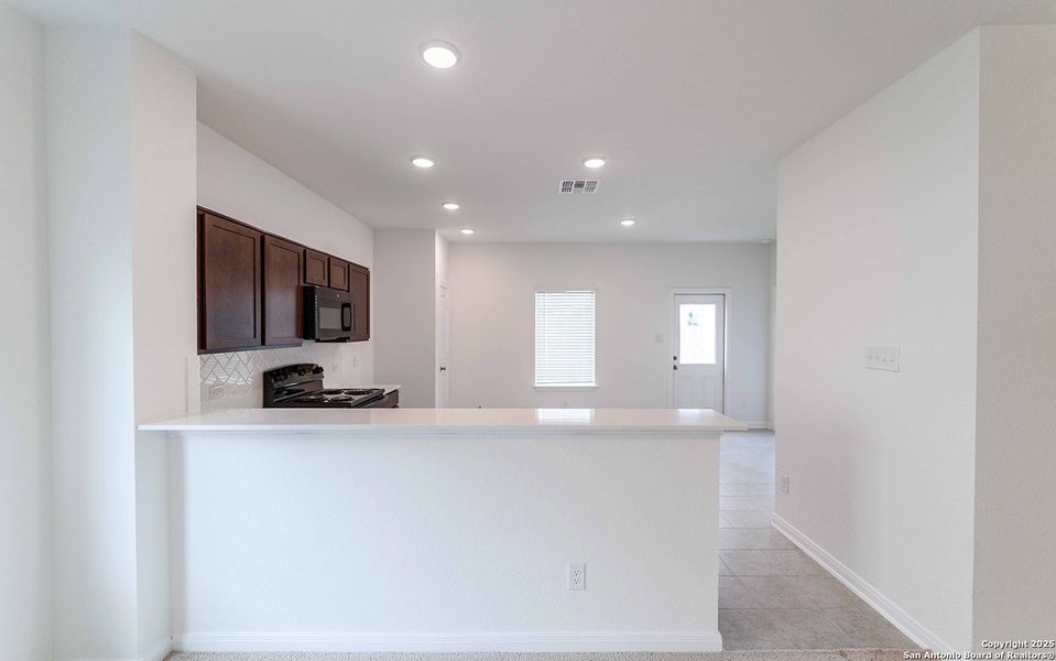 Image 12 of a home in Cloud Country. Image 12 of a home in Cloud Country.