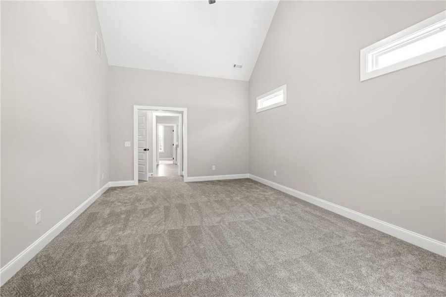 Spacious, unfurnished interior of a new home in , Jefferson (Image 34).