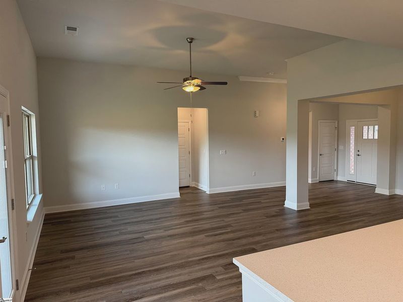 Spacious, unfurnished interior of a new home in Bracken Woods, Piedmont (Image 14).