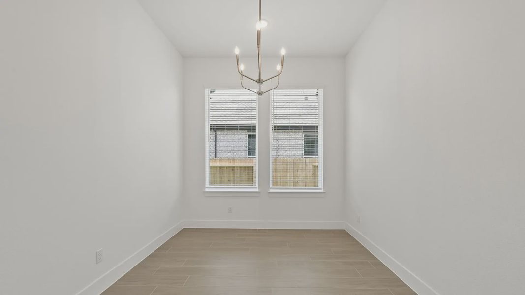 Spacious, unfurnished interior of a new home in Sienna 45', Missouri City (Image 22).