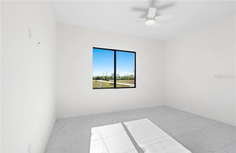 Spacious, unfurnished interior of a new home in , Cape Coral (Image 24).