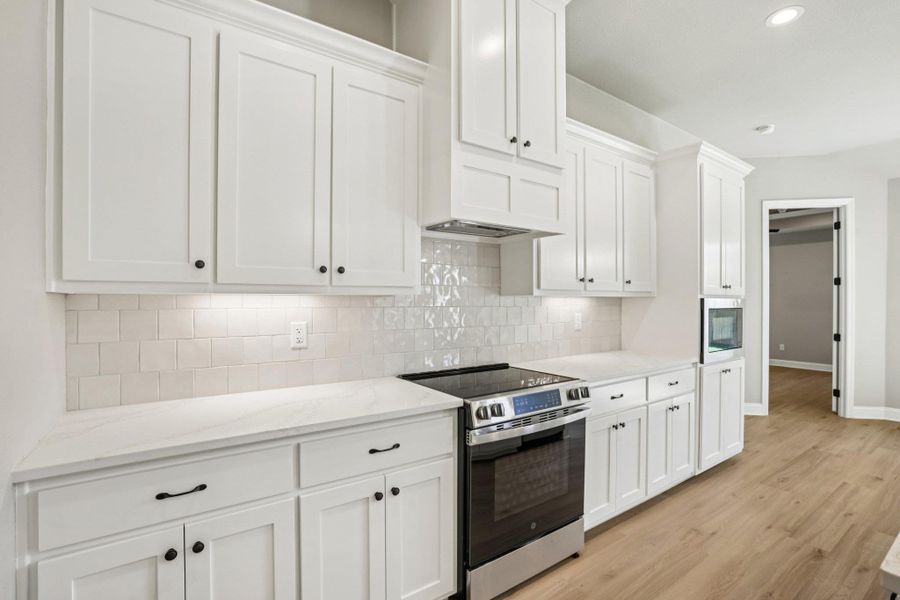 Furnished interior view inside a new home in Drake's Landing, Salado (Image 11).