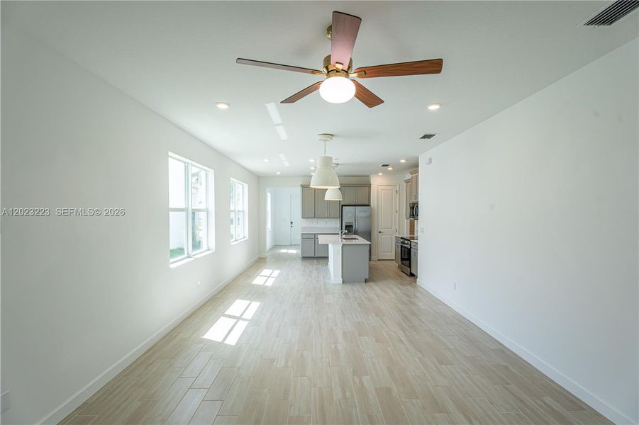 Spacious, unfurnished interior of a new home in Seagrove, Fort Pierce (Image 47). Spacious, unfurnished interior of a new home in Seagrove, Fort Pierce (Image 47).