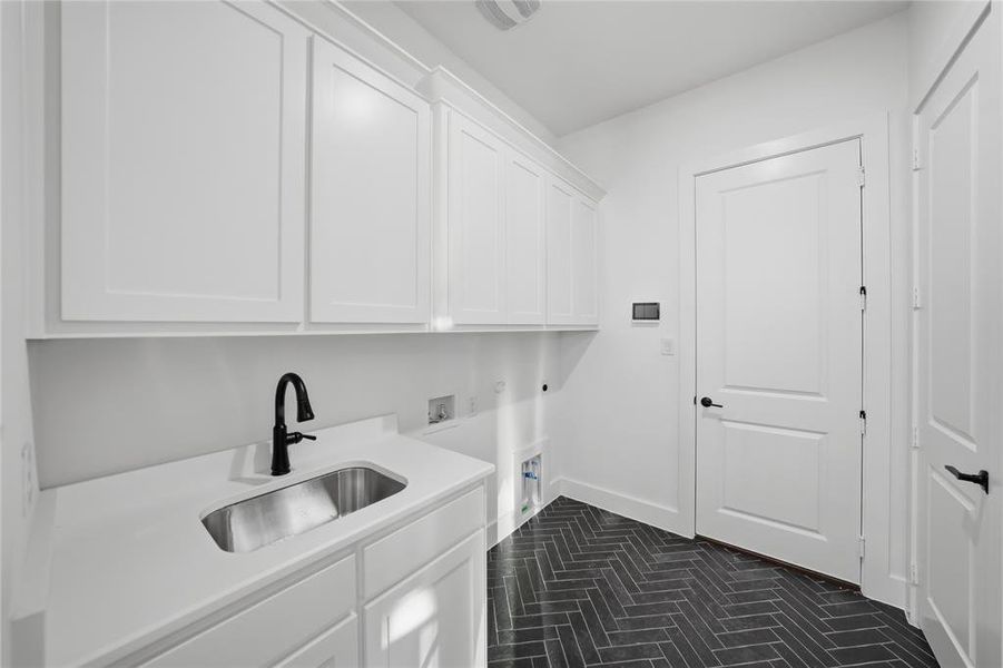 Furnished interior view inside a new home in Light Farms Graham/Reagan, Celina (Image 18). Furnished interior view inside a new home in Light Farms Graham/Reagan, Celina (Image 18).