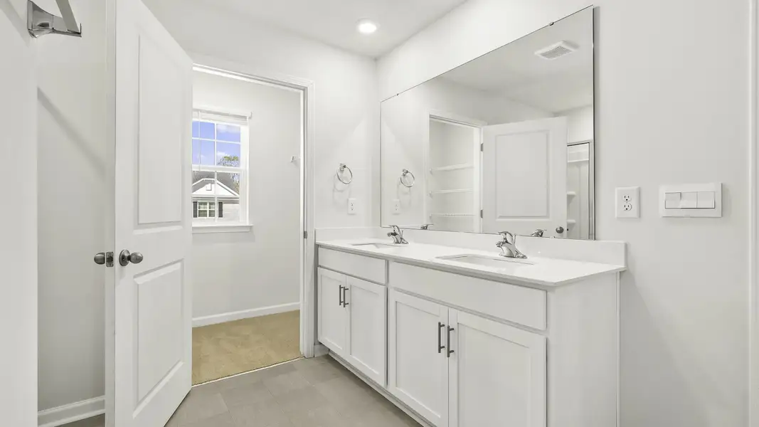 Furnished interior view inside a new home in Owens Ridge, Lexington (Image 4).