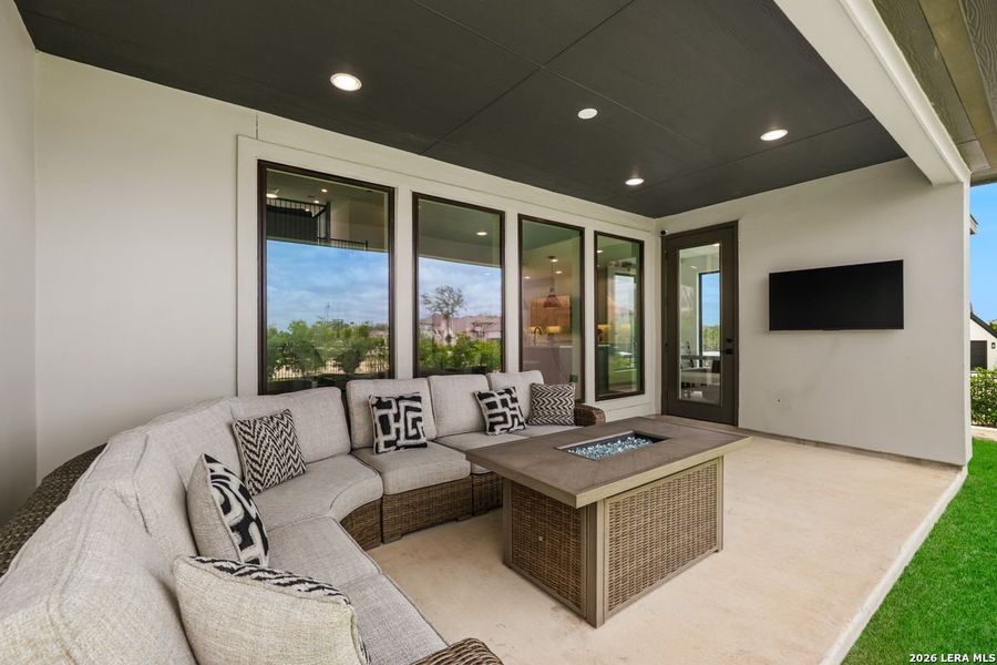 Exterior details and patio area of a home in Esperanza, Boerne (Image 23).