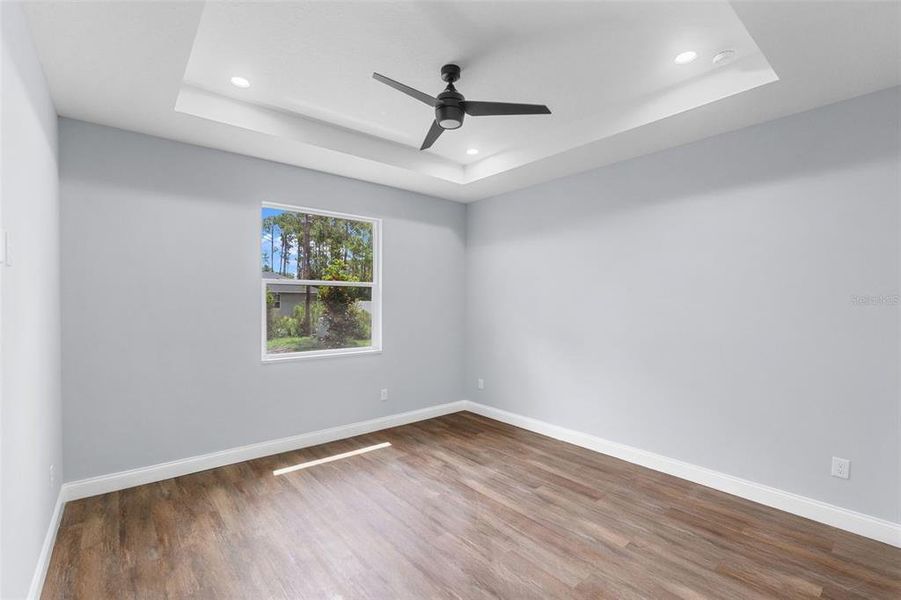 Spacious, unfurnished interior of a new home in , Deland (Image 31).