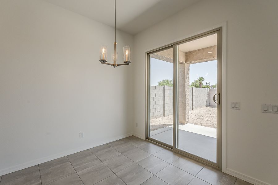 Spacious, unfurnished interior of a new home in Mirada Crossing, Goodyear (Image 20).