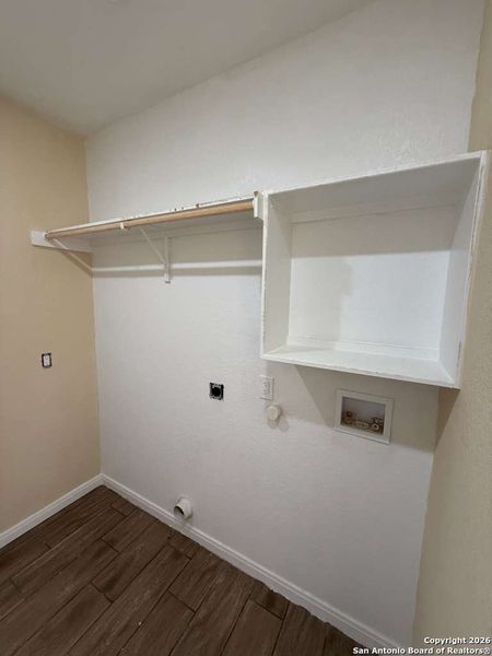 Spacious, unfurnished interior of a new home in , Poteet (Image 32).