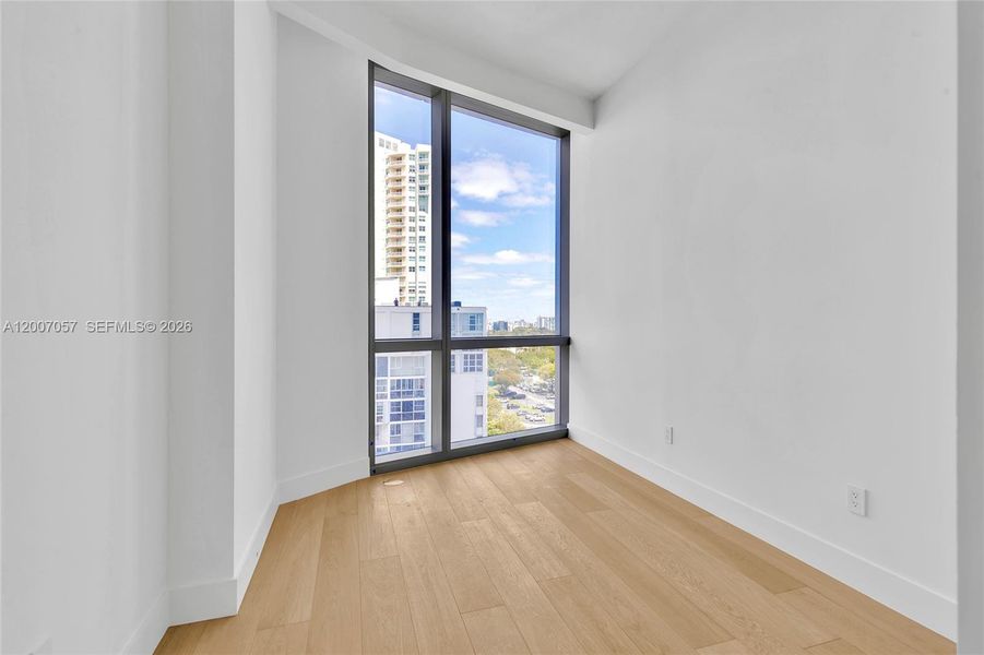 Spacious, unfurnished interior of a new home in , Miami (Image 9).