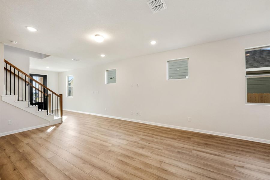 Representative images and renderings are for illustrative purposes. Actual structural options and design finishes of home may vary.