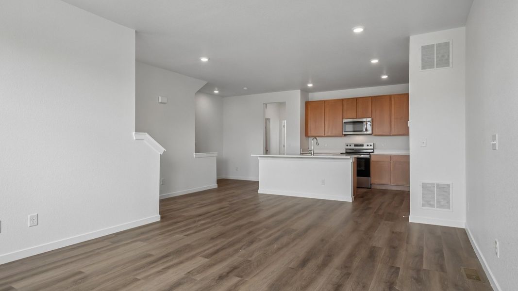 Dining area with open layout and modern finishes. Dining area with open layout and modern finishes.