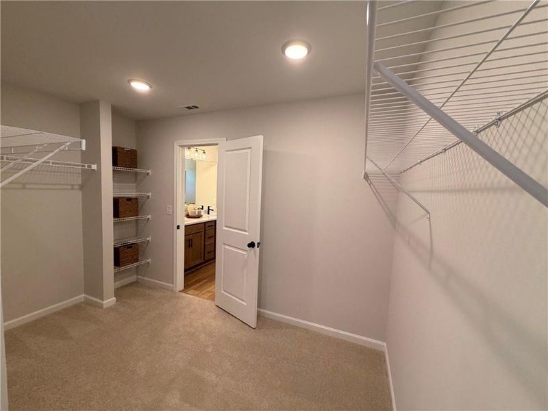 Spacious, unfurnished interior of a new home in Greene Farm, Cartersville (Image 26).