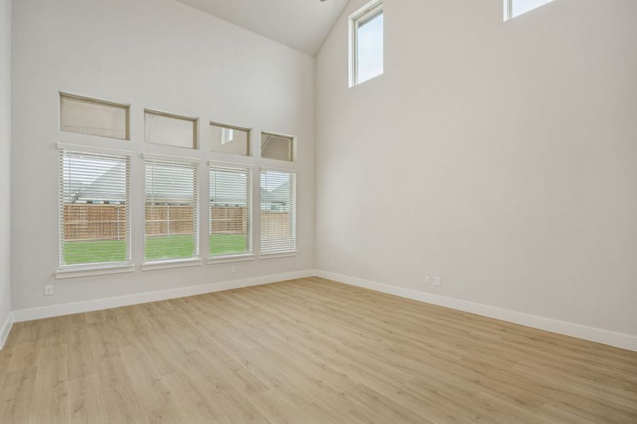 Spacious, unfurnished interior of a new home in Dove Hollow, Waxahachie (Image 17). Spacious, unfurnished interior of a new home in Dove Hollow, Waxahachie (Image 17).