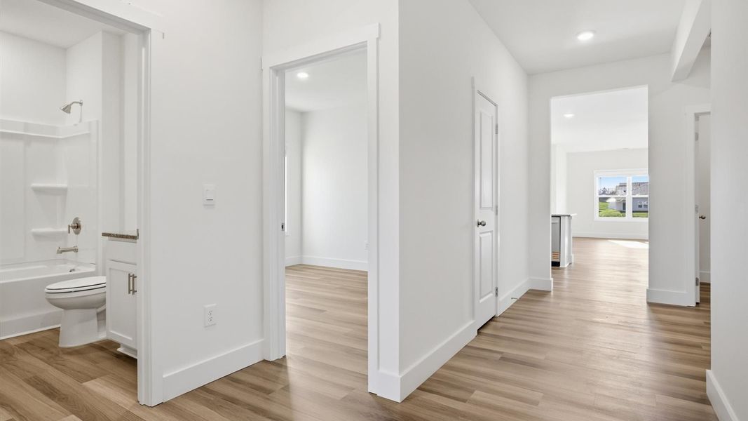 Spacious, unfurnished interior of a new home in Millstone Village, Morristown (Image 12).