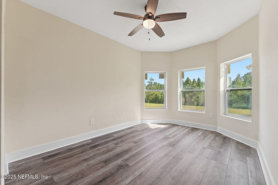 Spacious, unfurnished interior of a new home in , Jacksonville (Image 19).