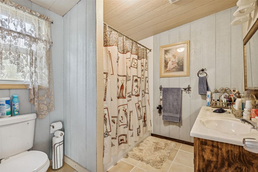 Furnished interior view inside a new home in , Huntsville (Image 7).