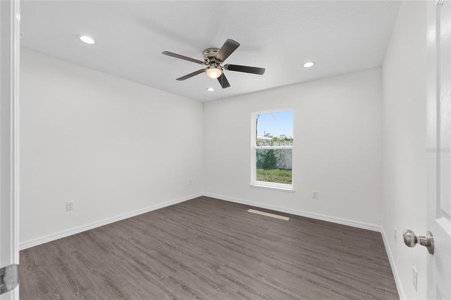 Spacious, unfurnished interior of a new home in , Dunnellon (Image 13).