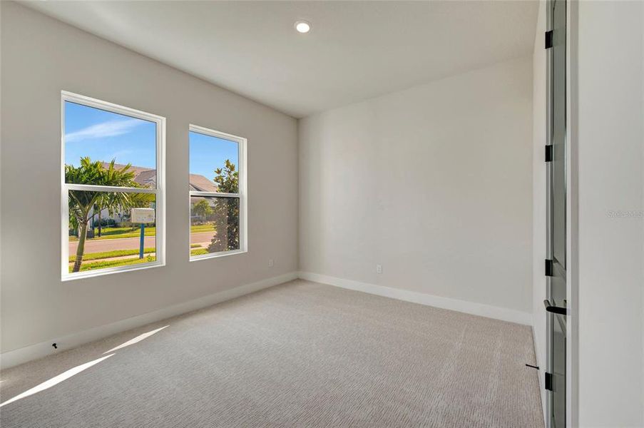 Spacious, unfurnished interior of a new home in Palmera Wellen Park – Executive Series, Venice (Image 34). Spacious, unfurnished interior of a new home in Palmera Wellen Park – Executive Series, Venice (Image 34).