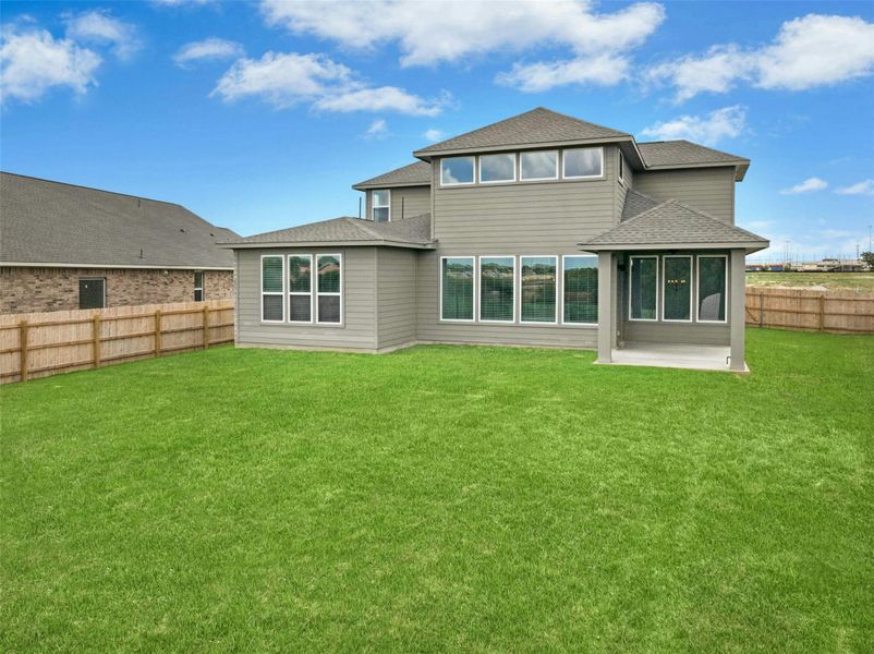 Exterior details and patio area of a home in East View Farms, Georgetown (Image 4).