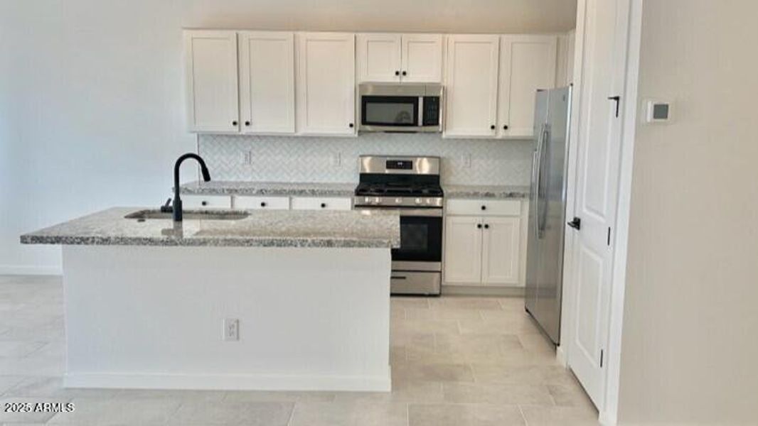 9DC3437D- (002) 9DC3437D- (002)