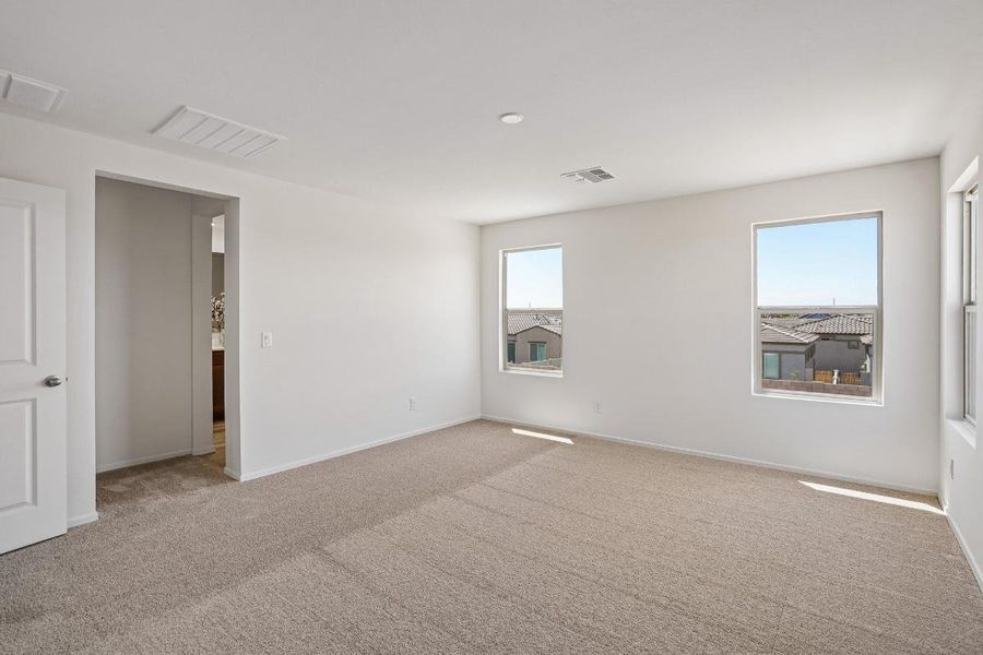 Spacious, unfurnished interior of a new home in Bella Camino Traditions, San Tan Valley (Image 14).