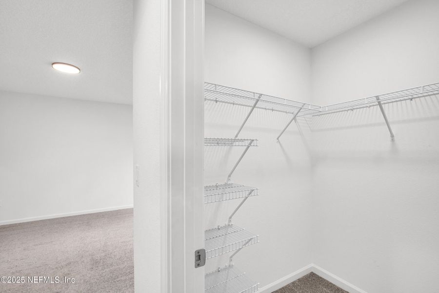 Spacious, unfurnished interior of a new home in , Palatka (Image 35).