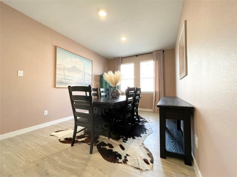 Furnished interior view inside a new home in Reatta Ridge: Classic Collection, Justin (Image 6). Furnished interior view inside a new home in Reatta Ridge: Classic Collection, Justin (Image 6).