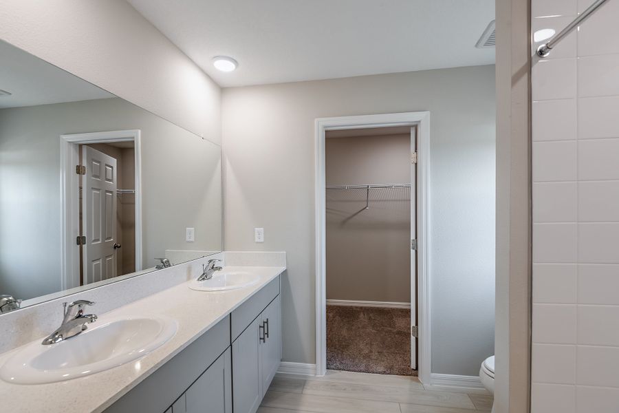 Furnished interior view inside a new home in Pasadena Ridge, Dade City (Image 6).