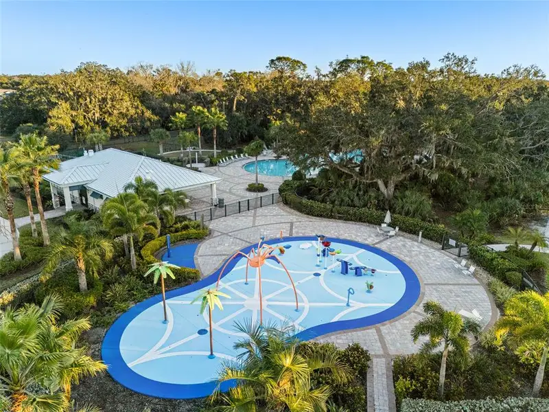 Community amenities in , Parrish (Image 31).