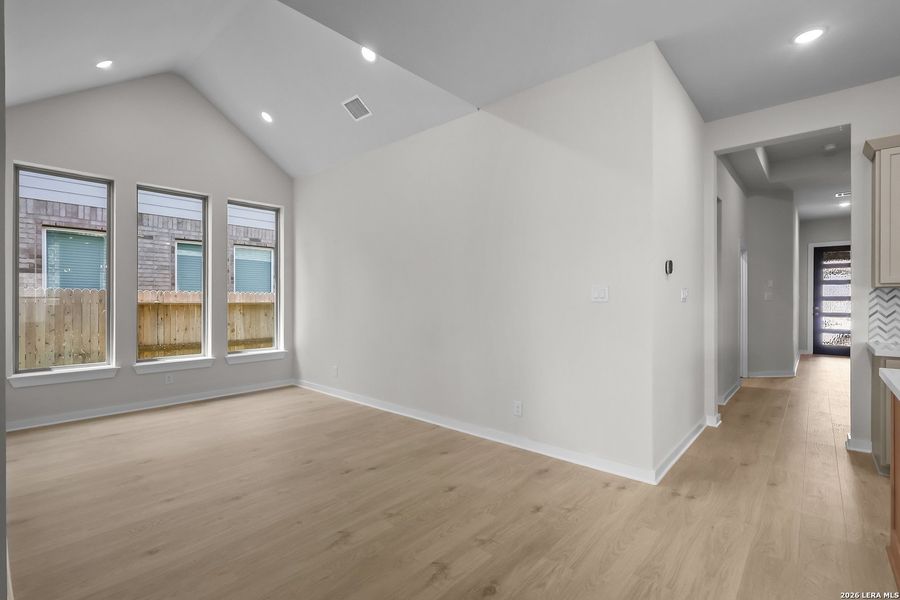 Spacious, unfurnished interior of a new home in Stillwater Ranch, San Antonio (Image 32).