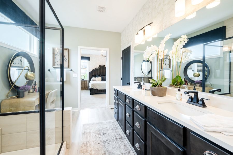 Representative furnished interior of a home built from the Calvin by Fischer Homes in Pickens Bluff, Hiram (Image 48).