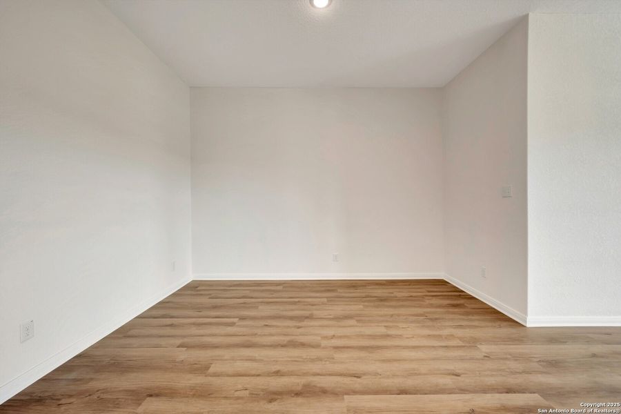 Spacious, unfurnished interior of a new home in Greenspoint Heights, Seguin (Image 30).