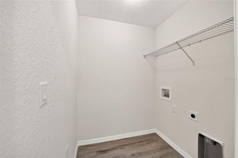 Spacious, unfurnished interior of a new home in , Ocala (Image 17).