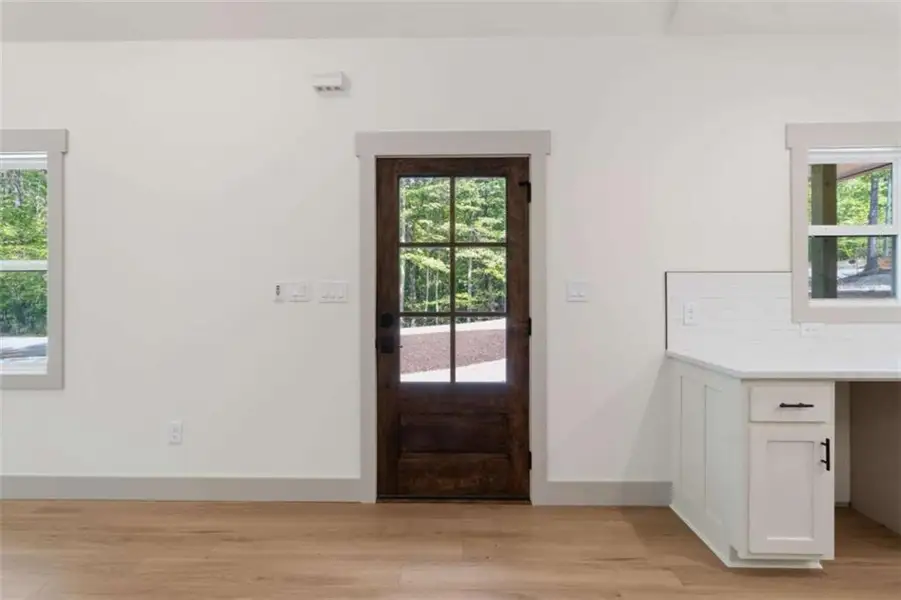 Spacious, unfurnished interior of a new home in , Ellijay (Image 21).