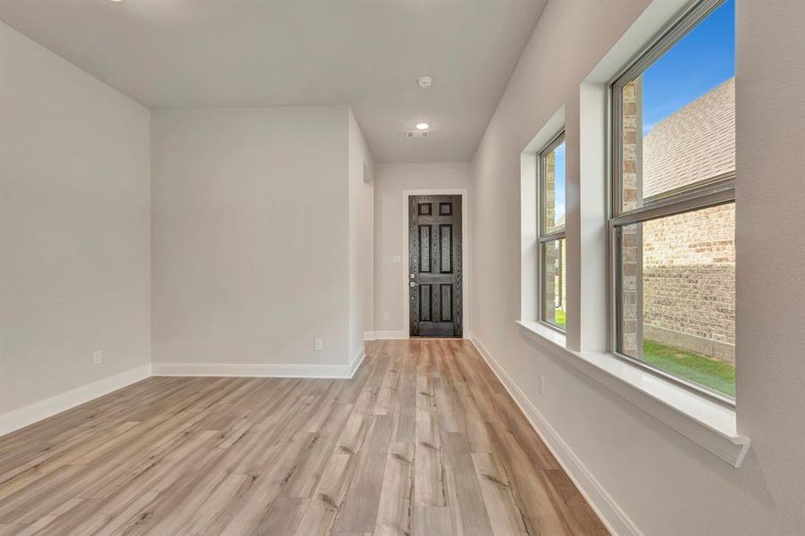 Spacious, unfurnished interior of a new home in Creekshaw – Gardens, Royse City (Image 24). Spacious, unfurnished interior of a new home in Creekshaw – Gardens, Royse City (Image 24).