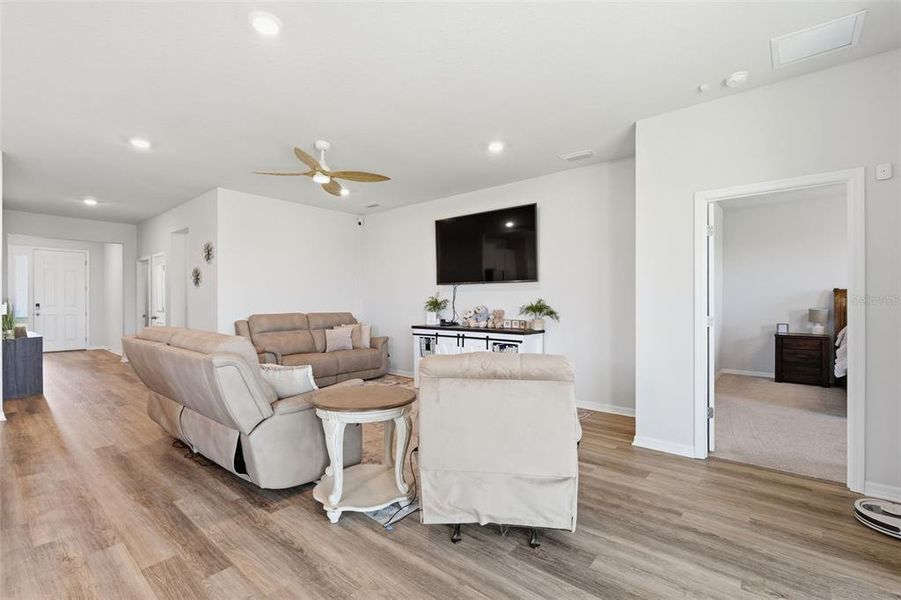 Furnished interior view inside a new home in Silverstone North, Palmetto (Image 9).