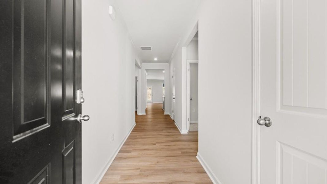 Spacious, unfurnished interior of a new home in , Gainesville (Image 9).