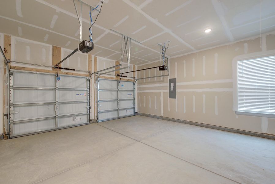 Spacious, unfurnished interior of a new home in , Charleston (Image 45).