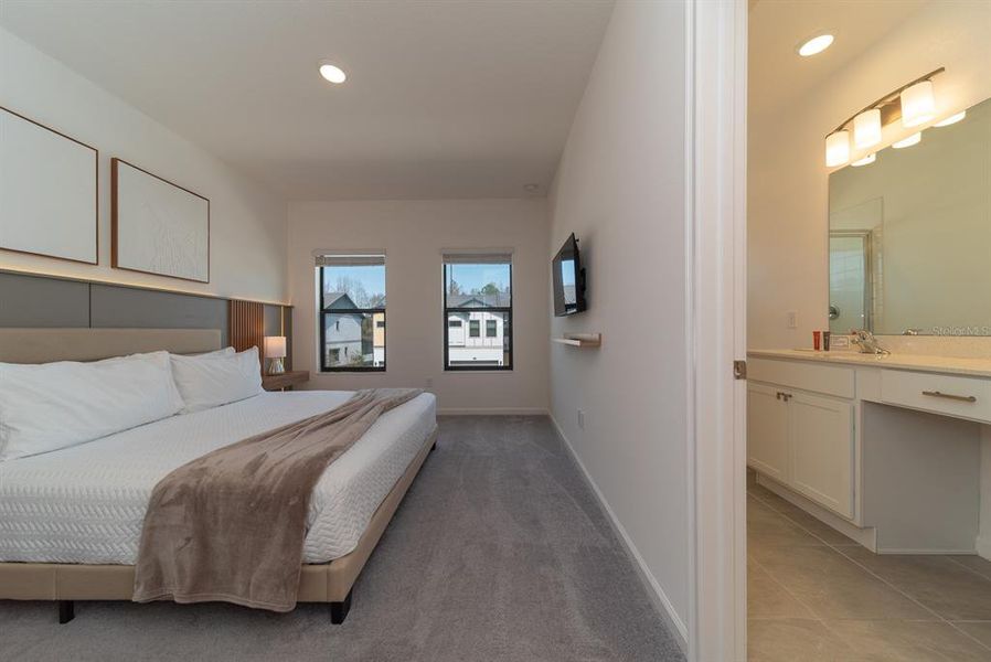 Furnished interior view inside a new home in , Orlando (Image 36).