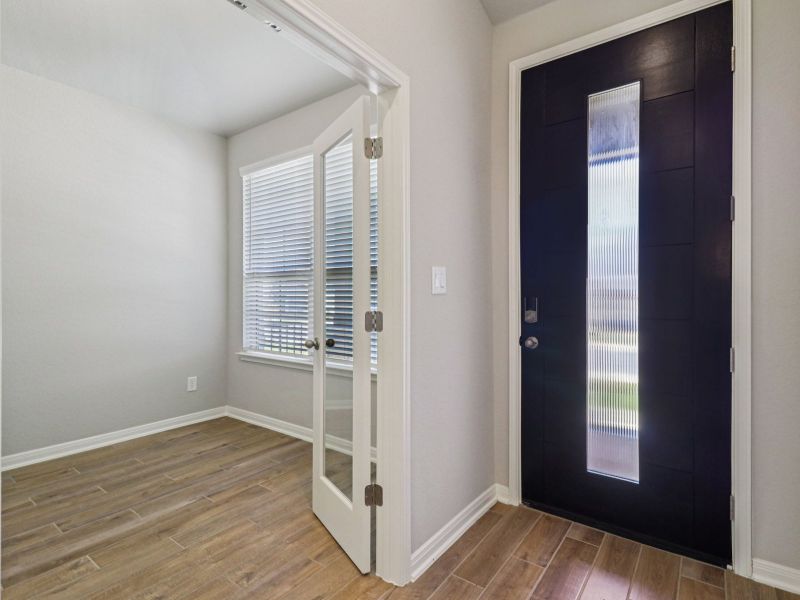 Spacious, unfurnished interior of a new home in Kallison Ranch, San Antonio (Image 13).